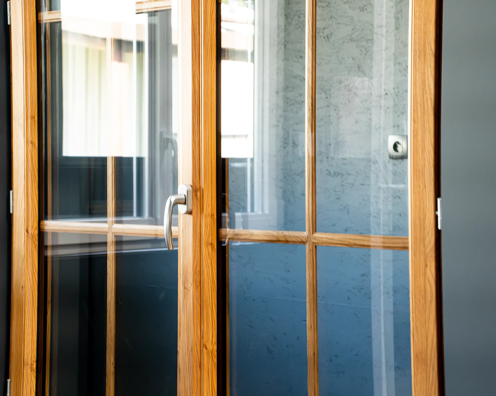 Portes et fenêtres présentés dans le showroom ALU PROJECT à Nègrepelisse — vue 10