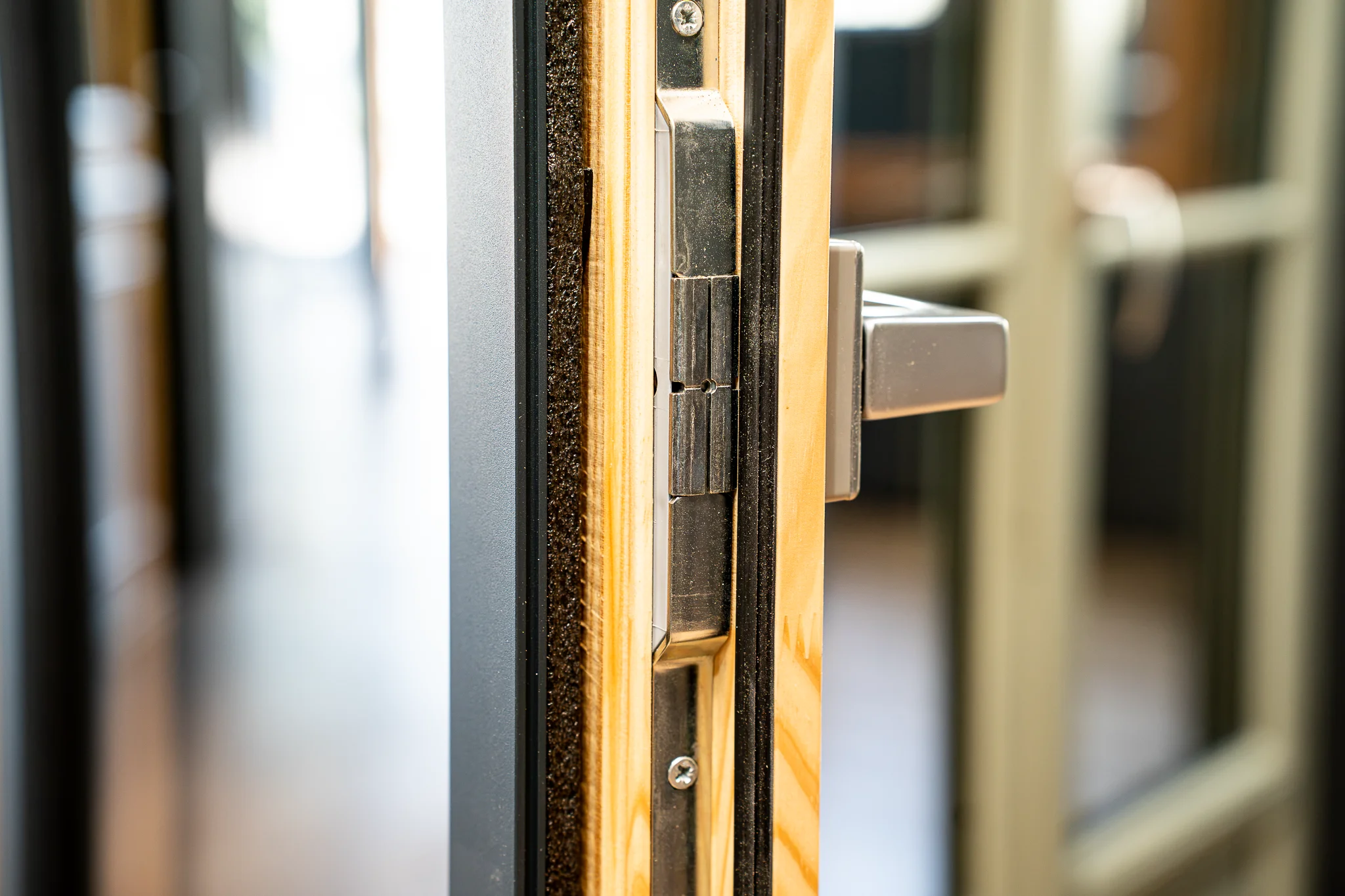 Portes et fenêtres présentés dans le showroom ALU PROJECT à Nègrepelisse — vue 17