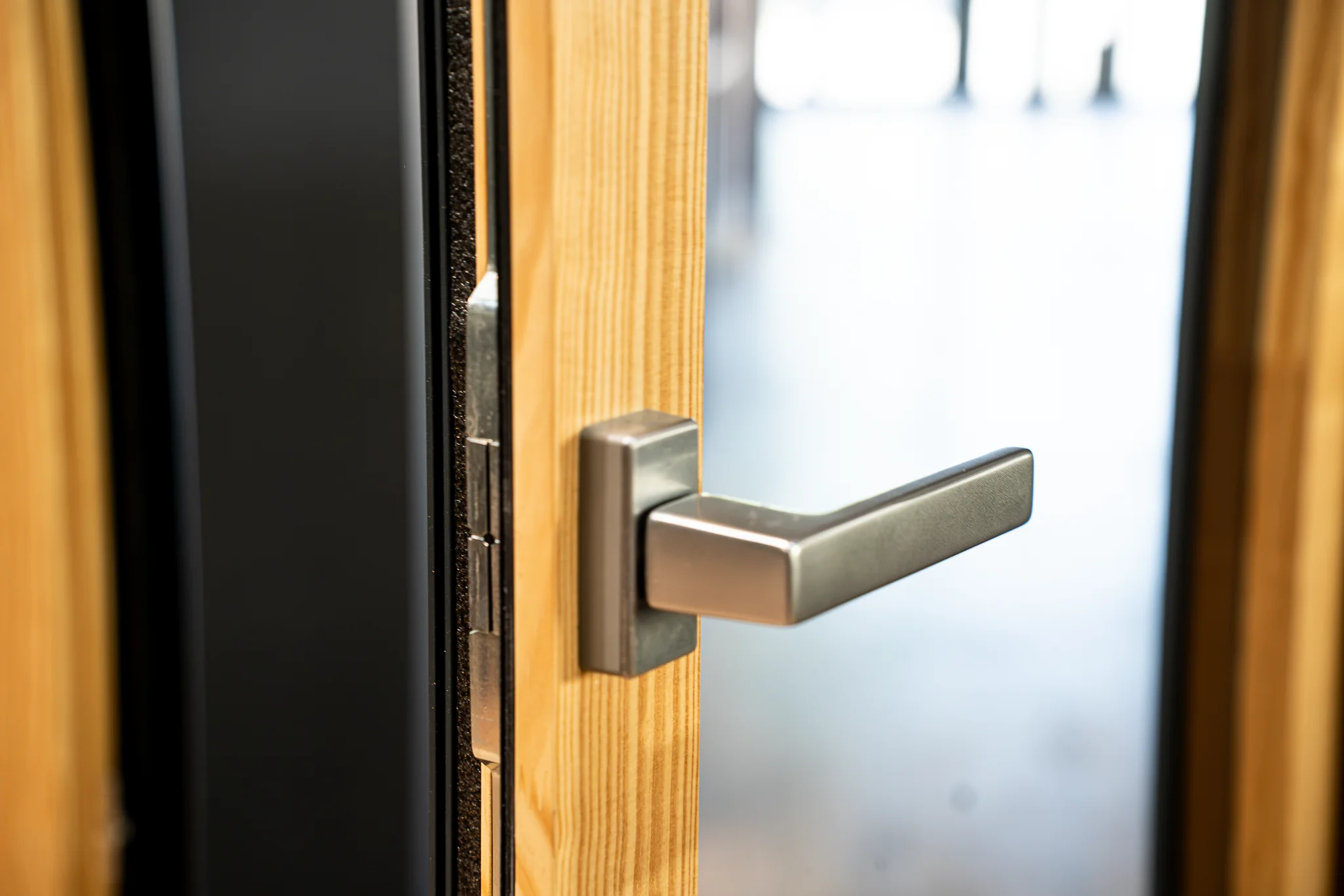 Portes et fenêtres présentés dans le showroom ALU PROJECT à Nègrepelisse — vue 18