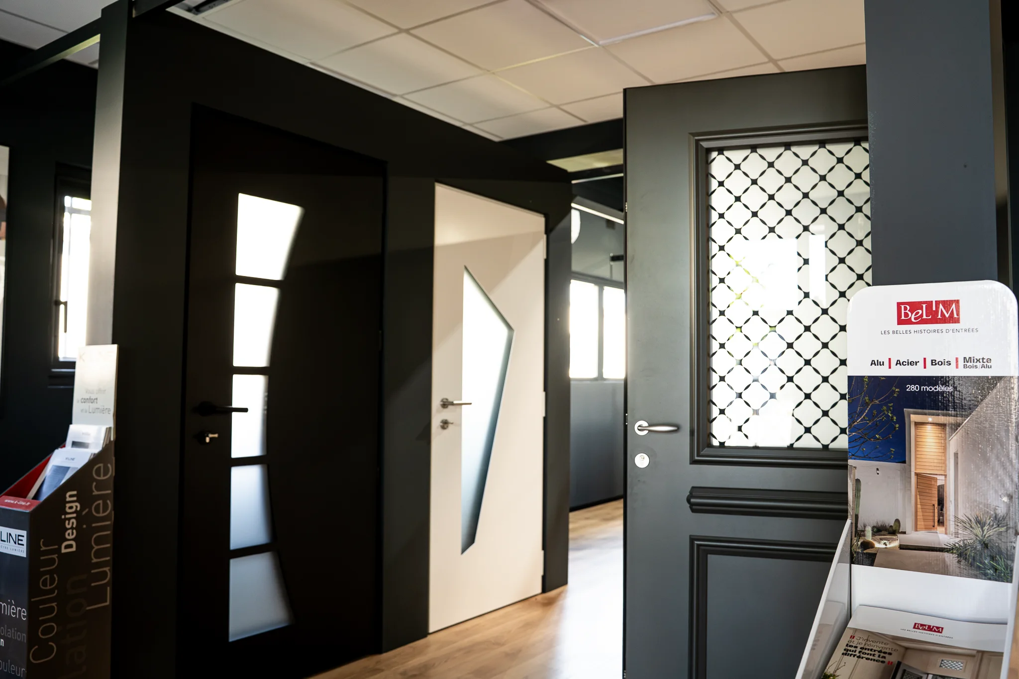 Portes et fenêtres présentés dans le showroom ALU PROJECT à Nègrepelisse — vue 24